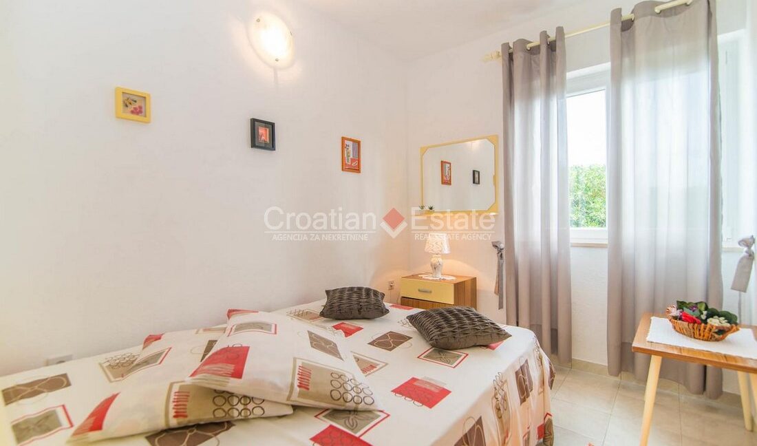 croatia-brac-villa-seafront-pool-sale(109)
